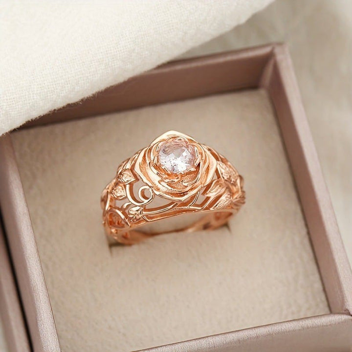 ANELLO VINTAGE IN ZIRCONIA ROSA INTAGLIATO