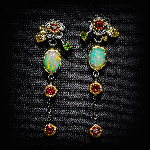 Orecchini Boho con Opale e Zirconia Rossa