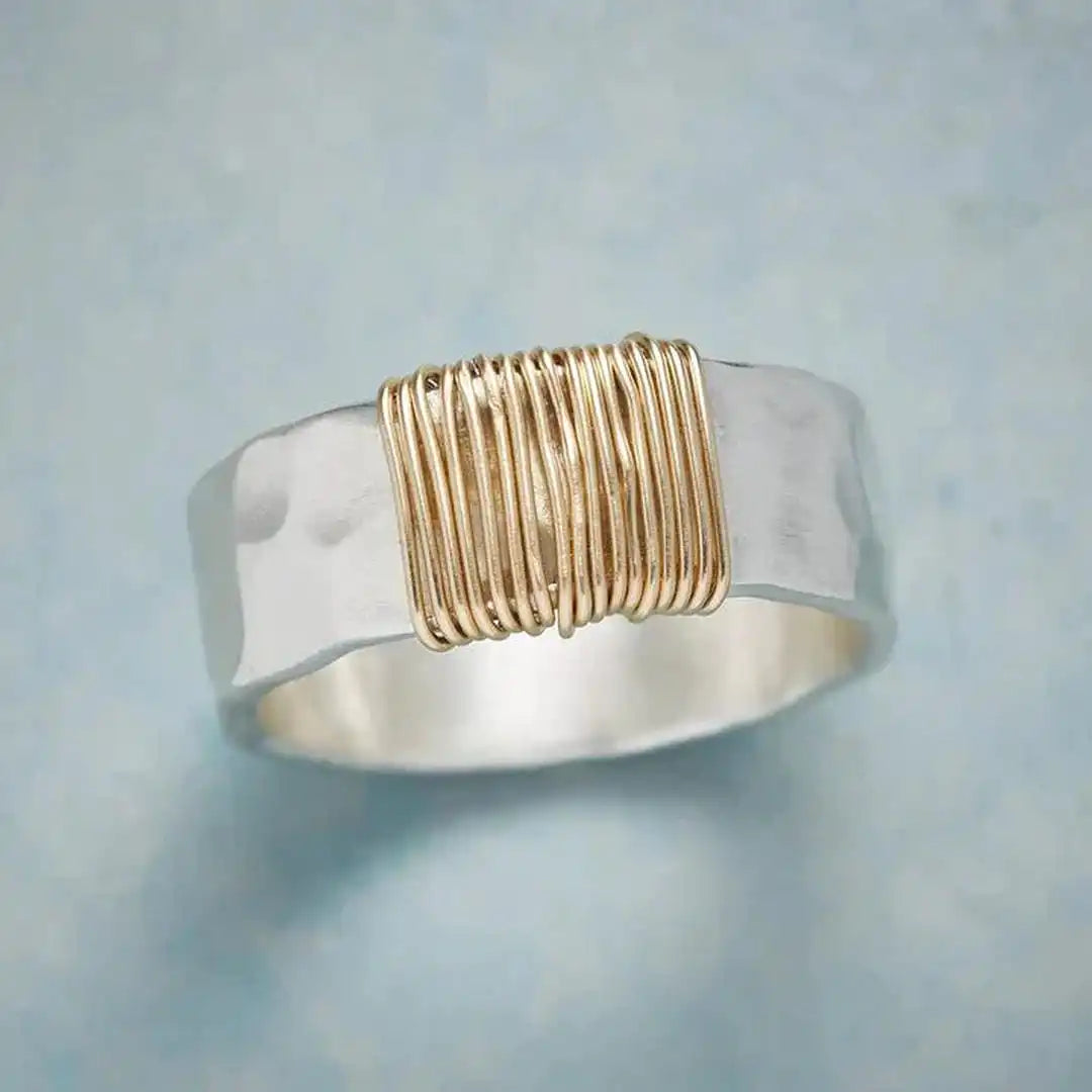 Anello in Argento con Filo d'Oro Vintage