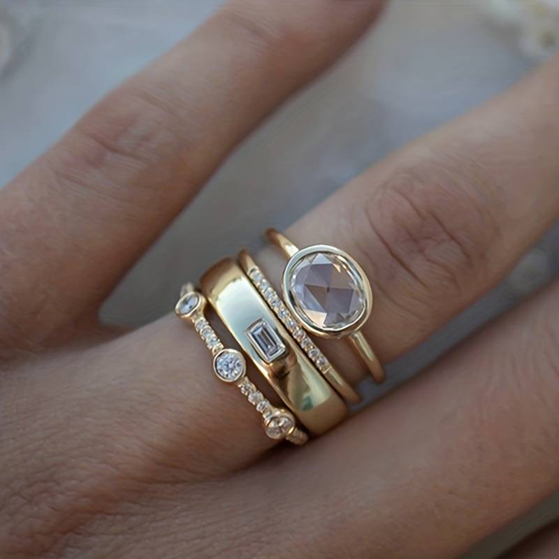 Set di Anelli color oro e Zirconia