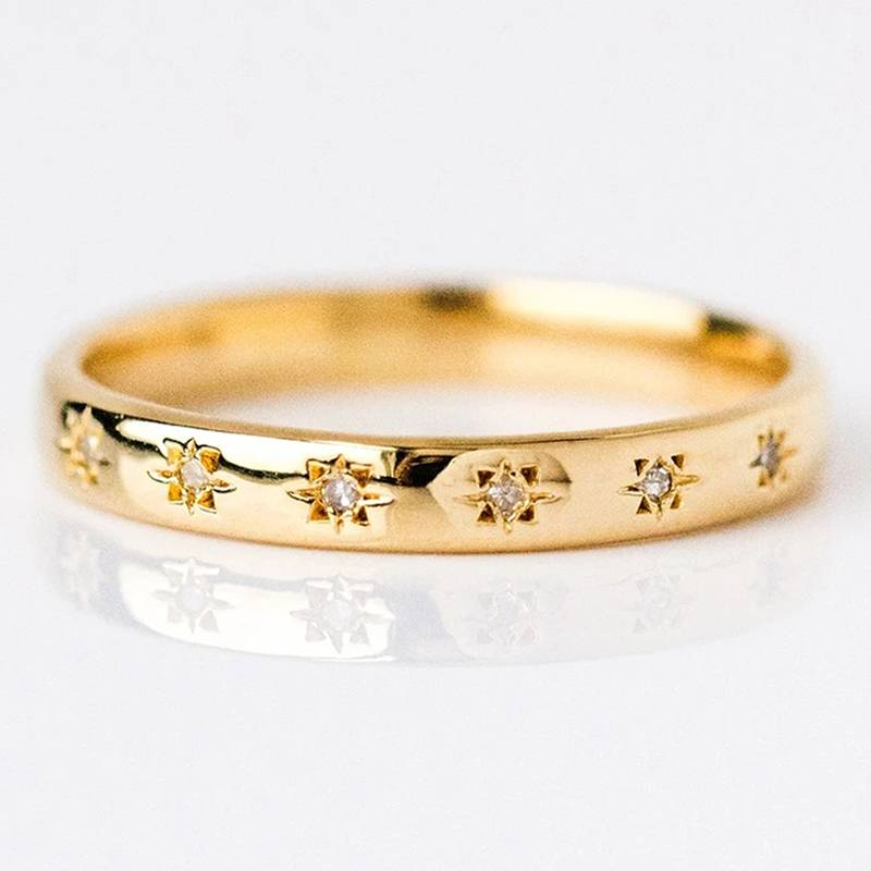 Anello Vintage color oro e Zirconia