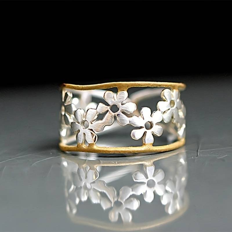 Anello Irregolare a Fiore Vuoto