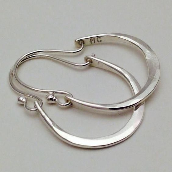 Orecchini a cerchio color argento vintage
