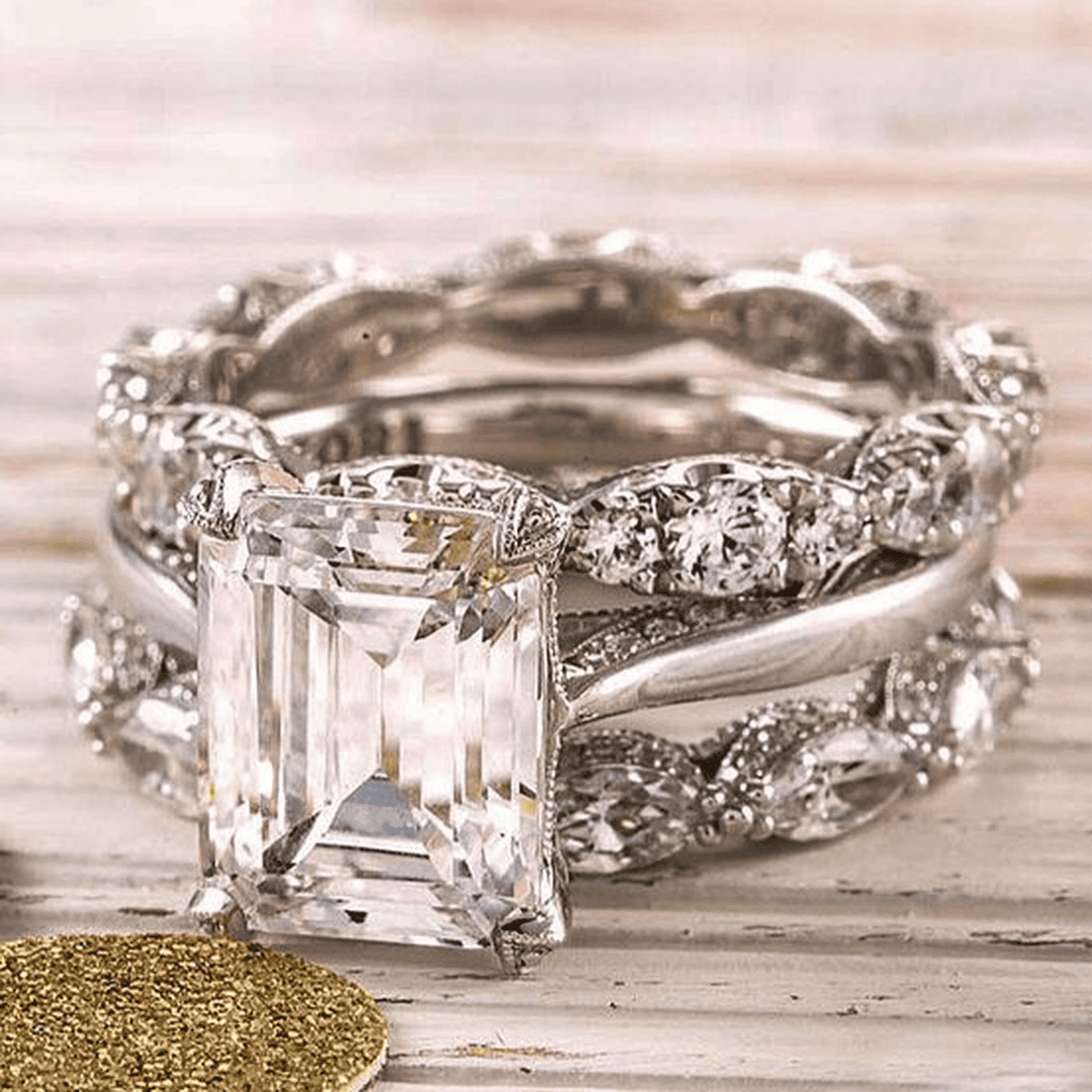 Anello Vintage in Argento Luminoso a Strati