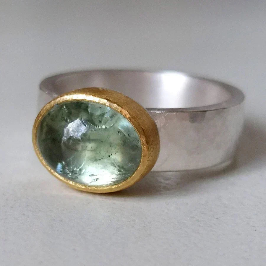 Anello Vintage Verde con Pietra Rotonda