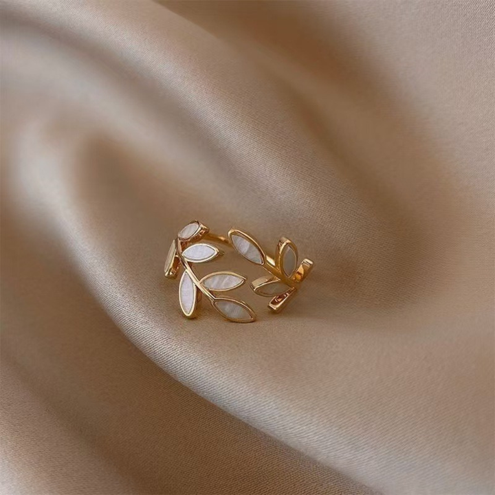 Anello Aperto con Foglia Delicata Neraya | Oro