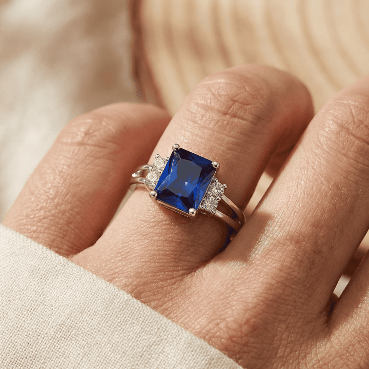 Anello in Pietra Blu a Taglio Ottagonale