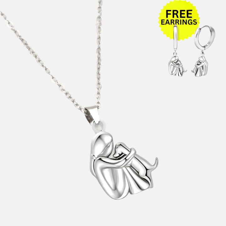 Collana con Pendente a Forma di Abbraccio con Orecchini in Omaggio – Offerta a Tempo Limitato
