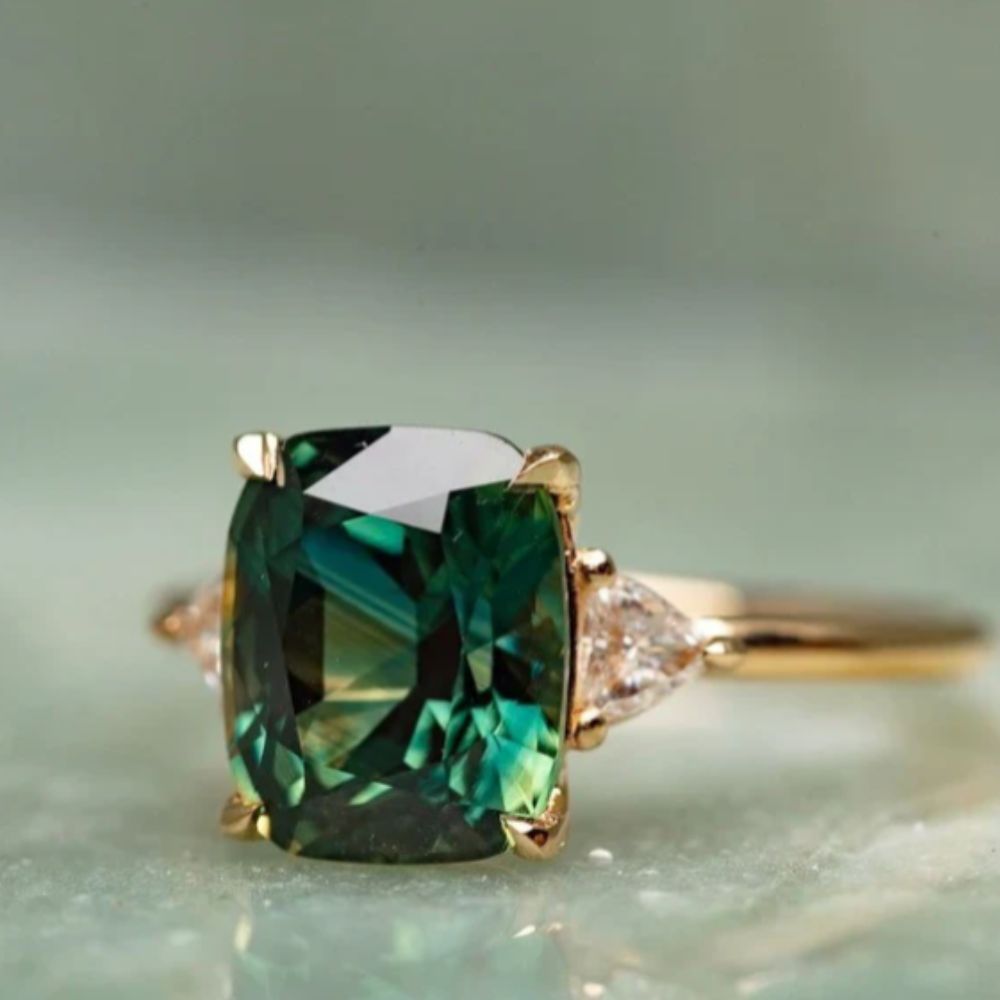 Anello color oro con Gemma Verde Ispirato al Vintage