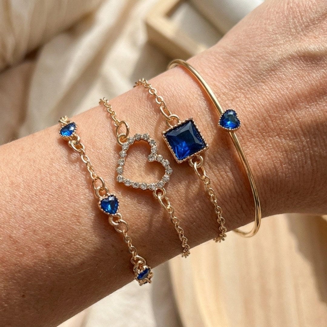 Set di Bracciali Cuori Dorati in Pietra Blu